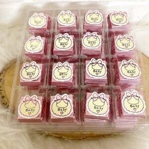 Pembe Önlüklü Sarı Dekorlu Çikolata