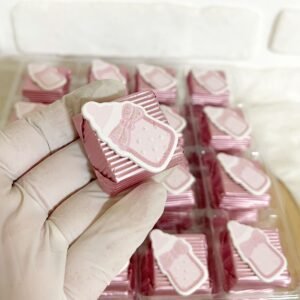 Pembe Biberon Kurdaleli Dekorlu Çikolata