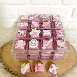 Pembe Karışık Objeli Dekorlu Çikolata