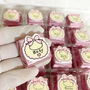 Pembe Önlüklü Sarı Dekorlu Çikolata