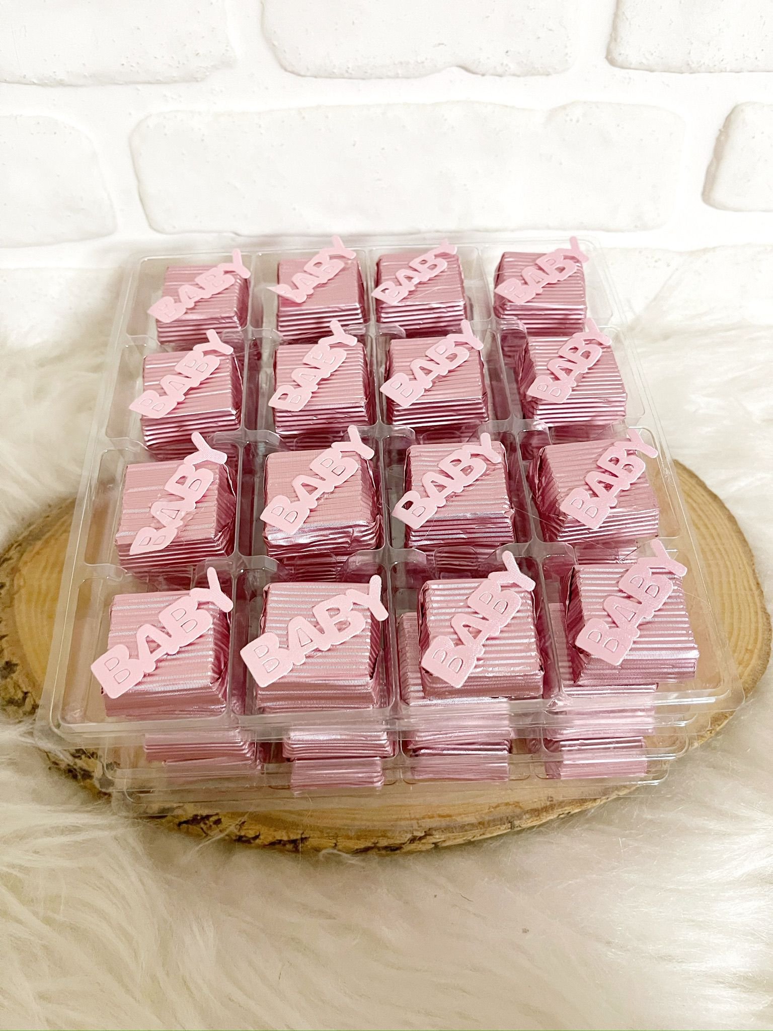 Pembe Baby Yazılı Kumaş Dekorlu Çikolata