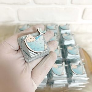 Mavi Kundakta Bebek Dekorlu Çikolata