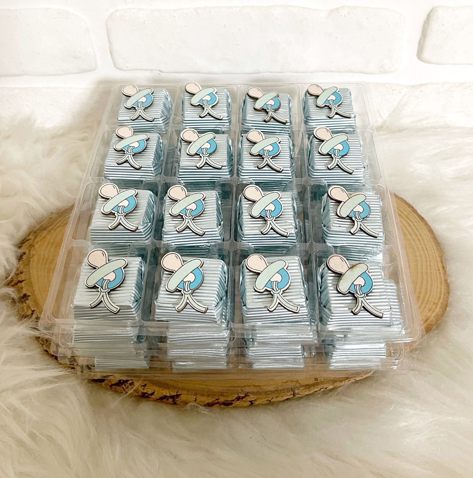 Mavi Emzik Dekorlu Çikolata