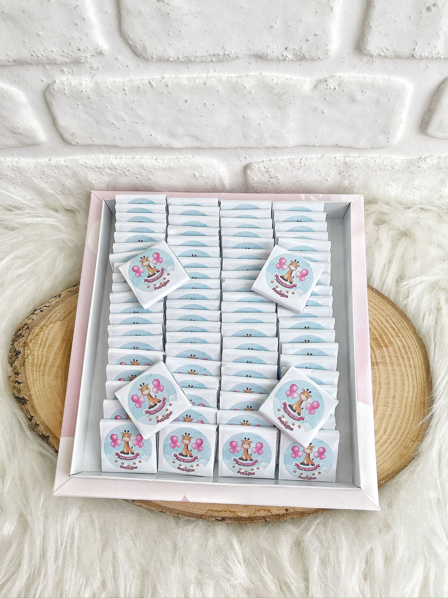 100 Adet Hoşgeldin Bebeğim Kız Bebek It’s a Girl Karton Kutulu Hediyelik Madlen Çikolata - Görsel 5