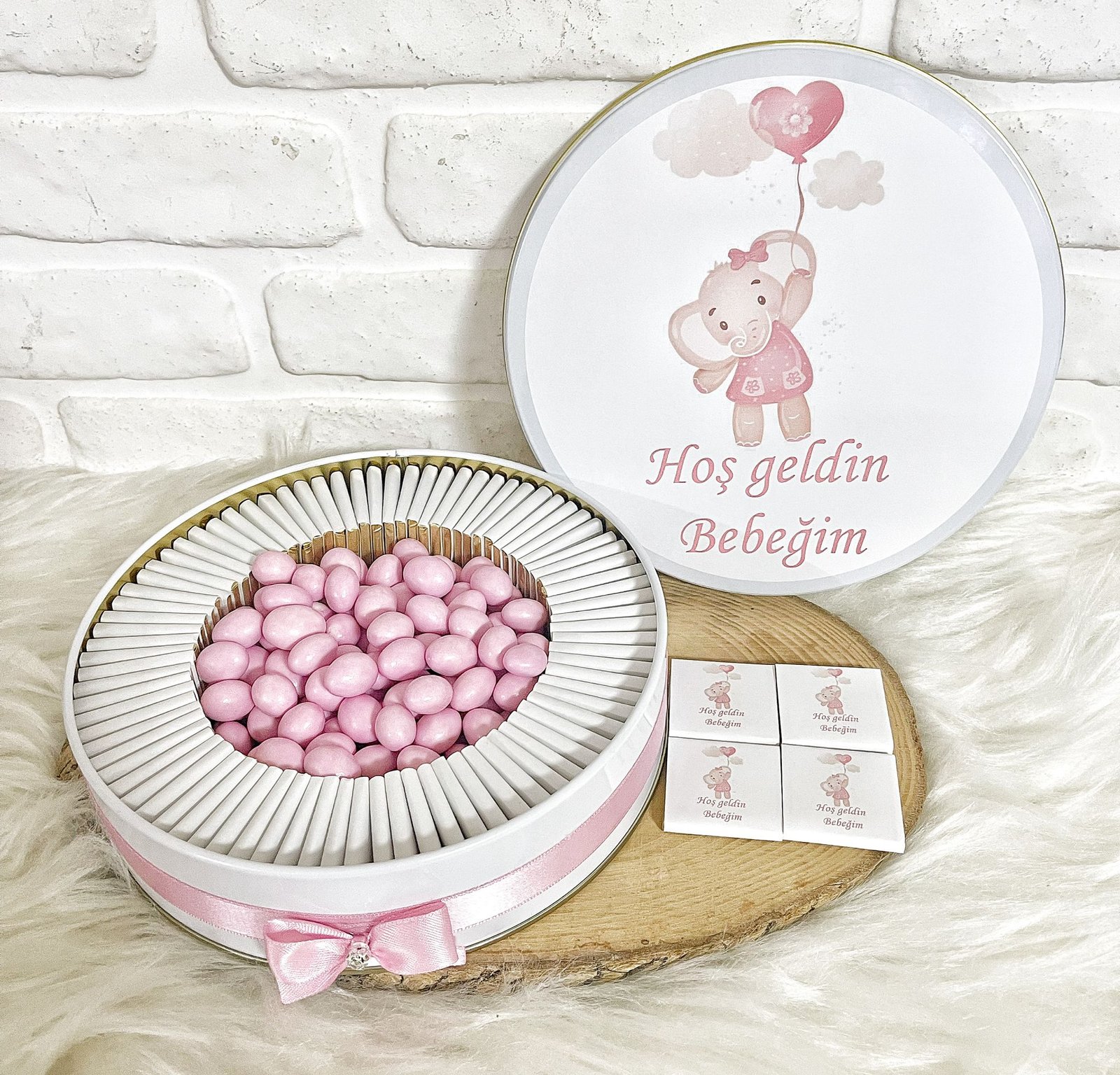 100 Adet+200 Gr Drajeli Hoşgeldin Bebeğim Kız Bebek Pembe Balon Tutan Fil Temalı Kutulu Hediyelik Madlen Çikolata