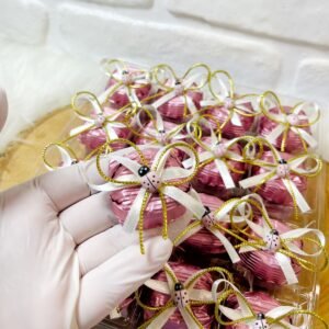 Pembe Uğur Böcekli Çift Kurdeleli Papatya Model Çikolata (Pembe)