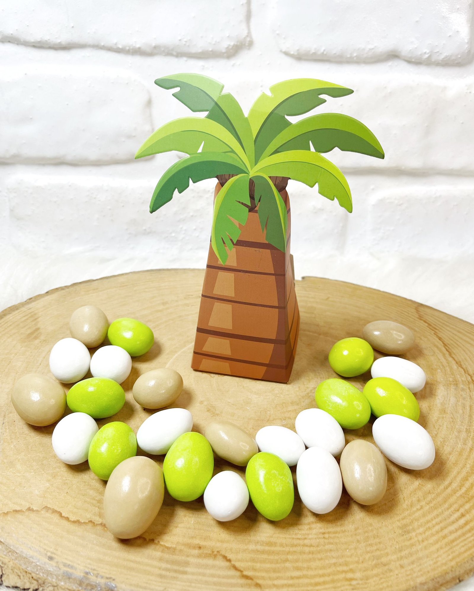 3 Boyutlu Özel Kutuda Palmiye Temalı Renkli Drajeli Doğum-Doğumgünü Hediyeliği - Görsel 2