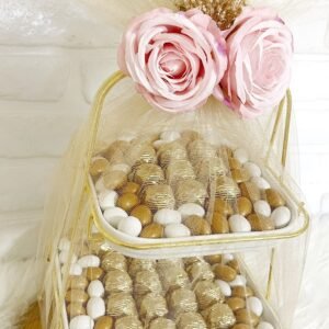 Tüllü Süslenmiş Pembe Güllü 2 Katlı Sunumlukta Nişan-Kız İsteme-Söz Çikolatası