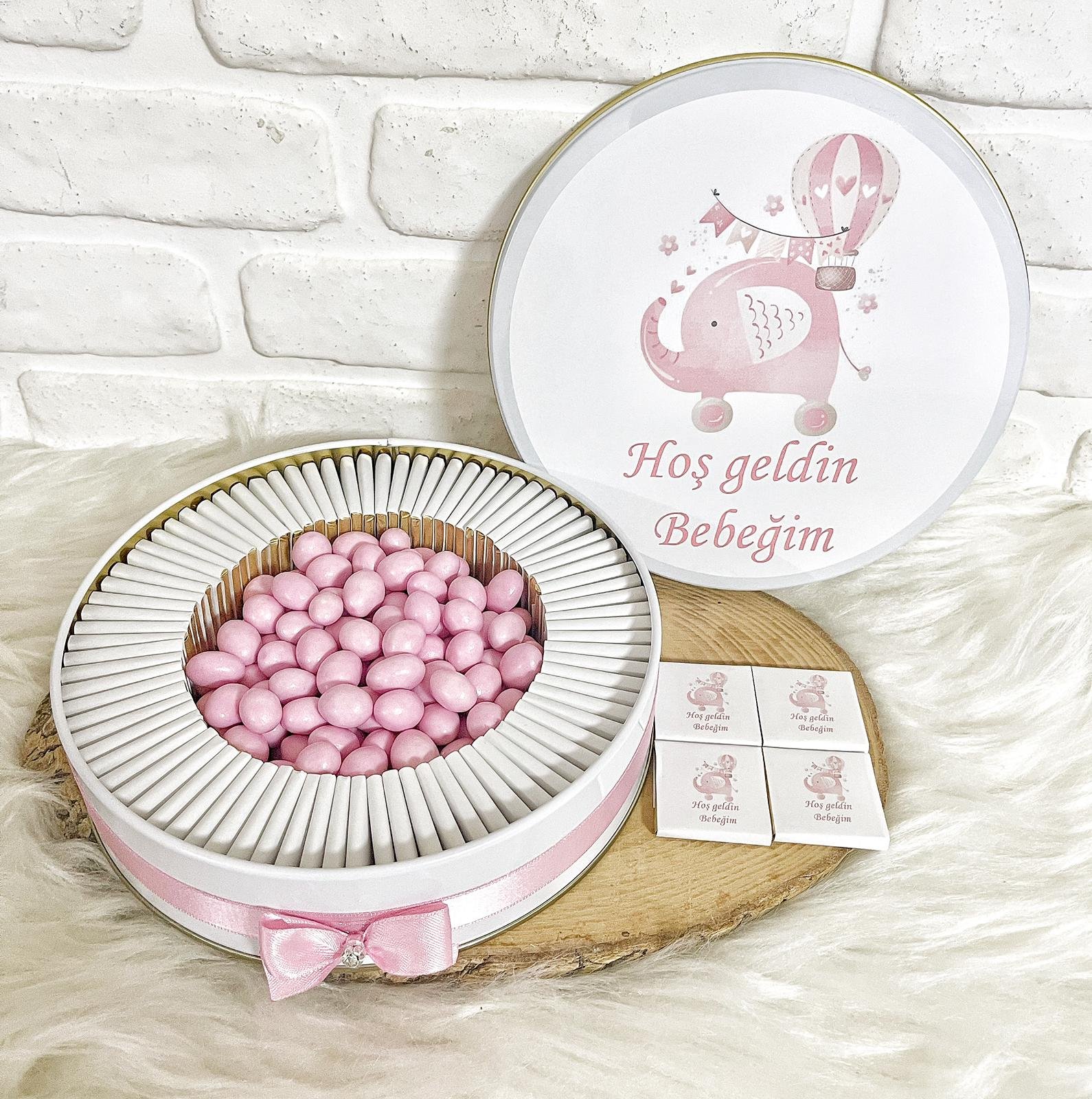 100 Adet+200 Gr Drajeli Hoşgeldin Bebeğim Kız Bebek Pembe Fil Temalı Kutulu Hediyelik Madlen Çikolata