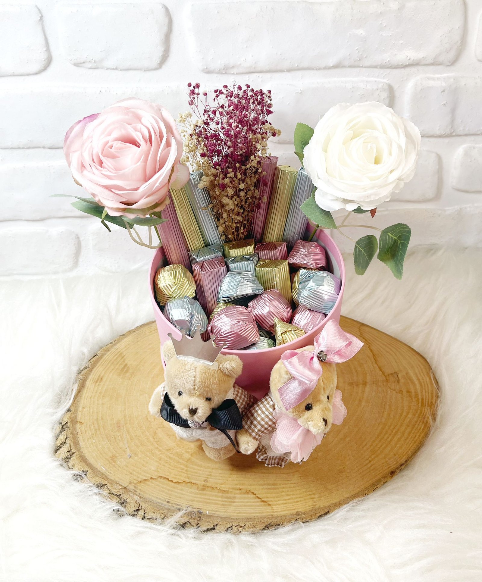 Kral-Kraliçe Süslemeli Ayıcıklı Model 1 Karışık Çikolata Kutusu - Görsel 3