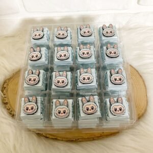 Mavi Labubu Ahşap Dekorlu Oluklu Kalın Madlen Çikolata