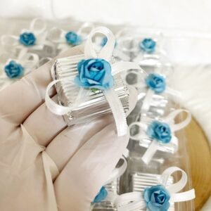 Beyaz Kurdeleli Mavi Gül Dekorlu Gümüş Oluklu Kalın Madlen Çikolata