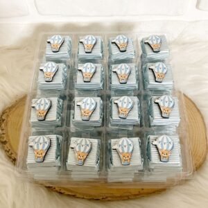 Uçan Balonlu Ayıcık Figürlü Ahşap Dekorlu Erkek Bebek Mavi Oluklu Kalın Madlen Çikolata