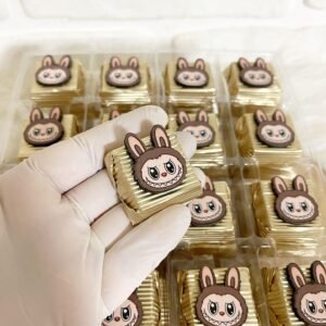 Kahverengi Labubu Ahşap Dekorlu Oluklu Kalın Madlen Çikolata