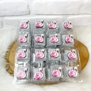 Pembe Kuğu Figürlü Ahşap Dekorlu Kız Bebek Gümüş Oluklu Kalın Madlen Çikolata