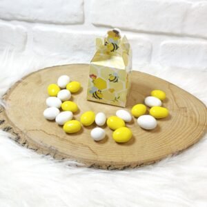 3 Boyutlu Özel Kutuda Arı Temalı Sarı-Beyaz Drajeli Doğum-Doğumgünü Hediyeliği