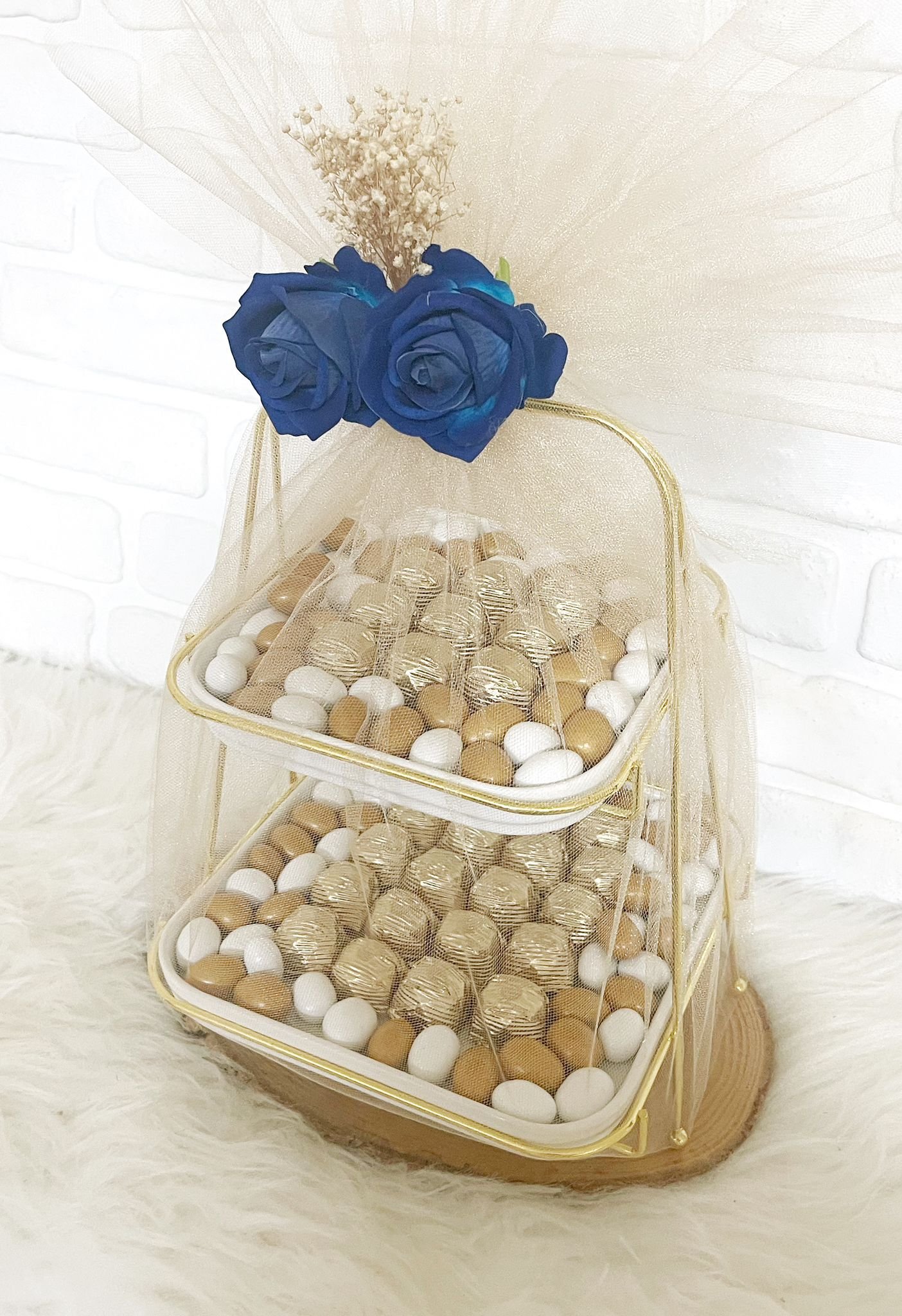 Tüllü Süslenmiş Lacivert Güllü 2 Katlı Sunumlukta Nişan-Kız İsteme-Söz Çikolatası - Görsel 3