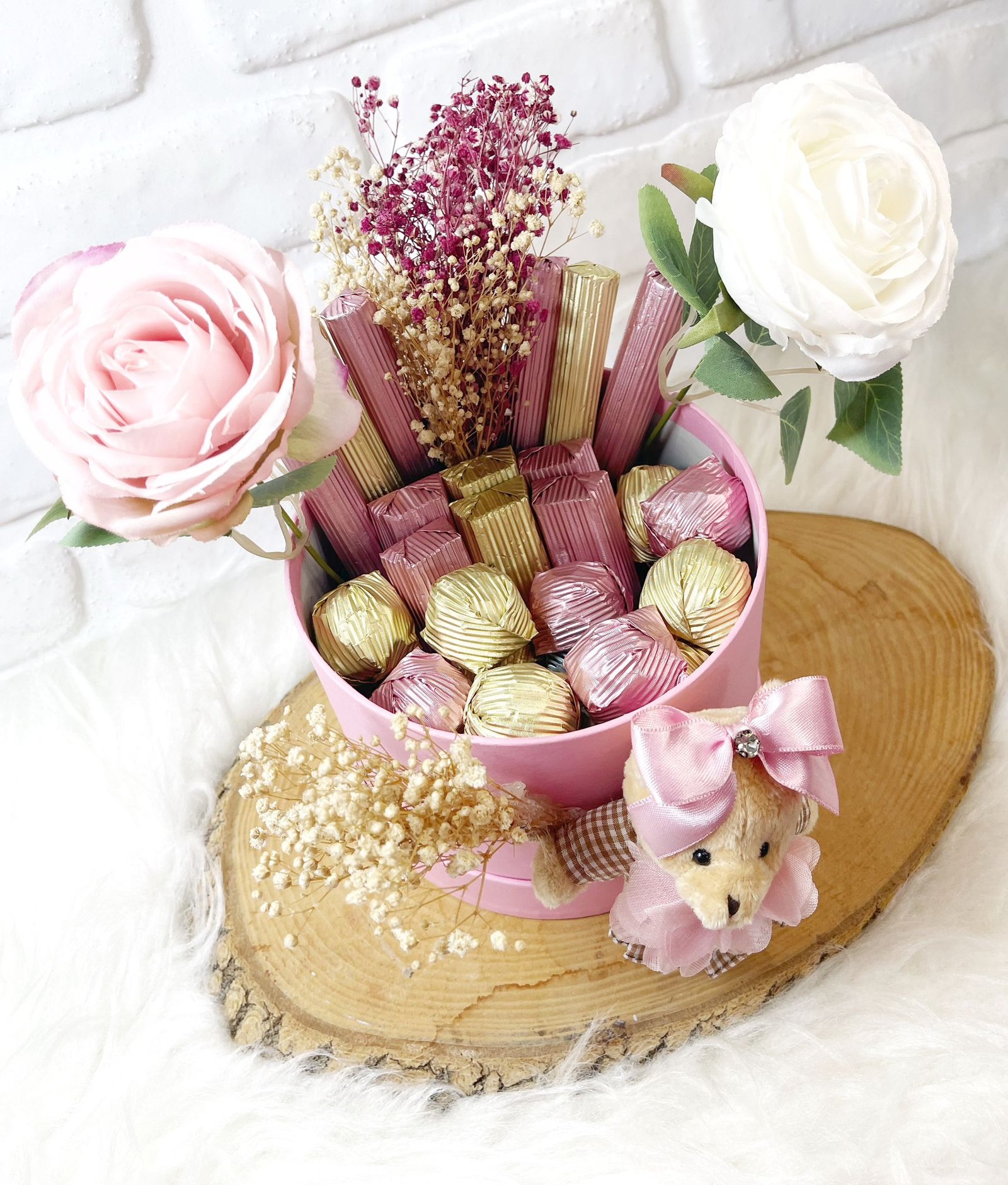 Süslemeli Ayıcıklı Kız Bebek Hediyelik Karışık Çikolata Kutusu - Görsel 3