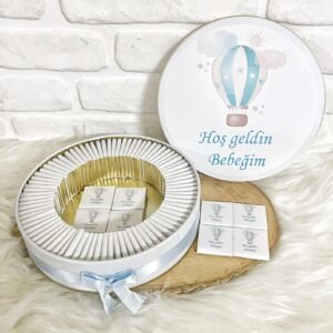 50 Adet Hoşgeldin Bebeğim Erkek Bebek Mavi Uçan Balon Temalı Kutulu Hediyelik Madlen Çikolata