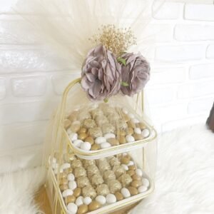 Tüllü Süslenmiş Lila Güllü 2 Katlı Sunumlukta Nişan-Kız İsteme-Söz Çikolatası