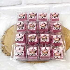 Pembe Bebek Arabası Figürlü Ahşap Dekorlu Kız Bebek Pembe Oluklu Kalın Madlen Çikolata