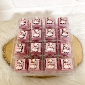 Pembe Ayıcık Figürlü Ahşap Dekorlu Kız Bebek Pembe Oluklu Kalın Madlen Çikolata