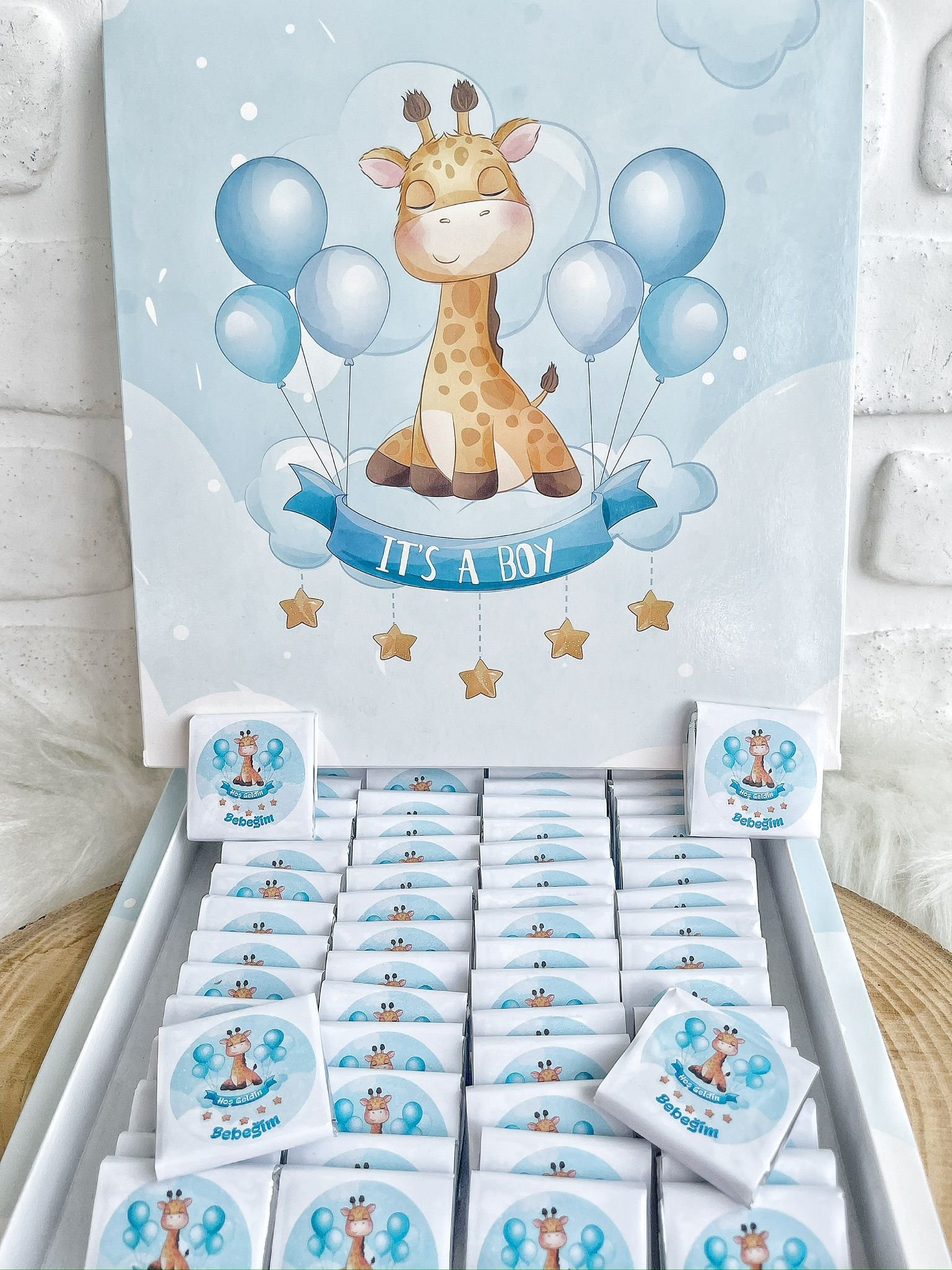 50 Adet Hoşgeldin Bebeğim Erkek Bebek It’s a Boy Karton Kutulu Hediyelik Madlen Çikolata - Görsel 3