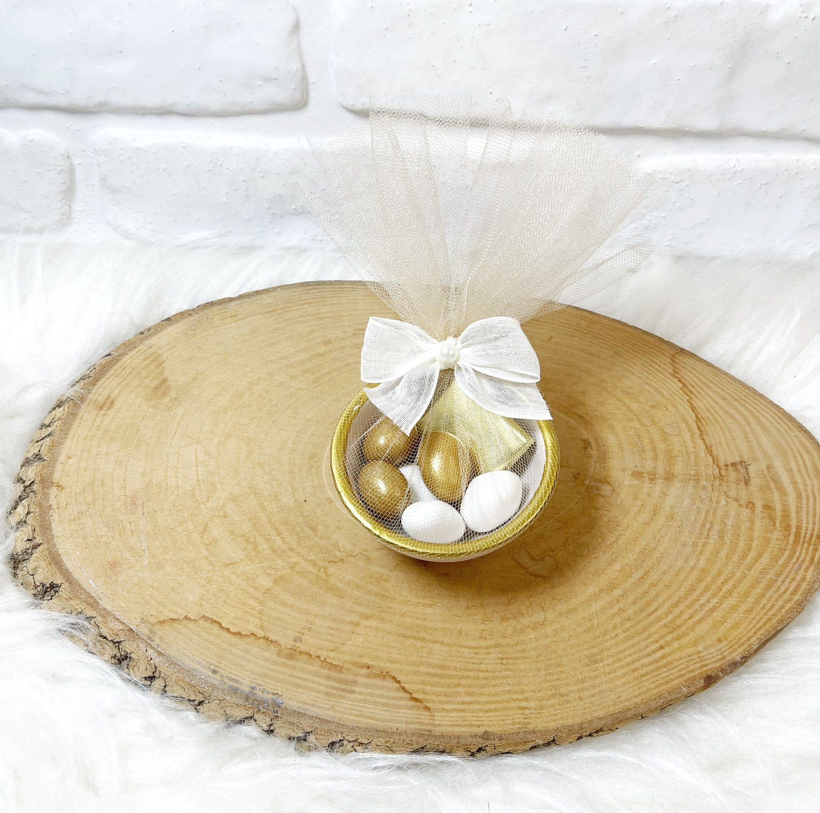 Tüllü Süslenmiş Seramik Kasede Draje ve Madlen Nişan-Nikah-Düğün Hediyeliği-Krem Rengi-