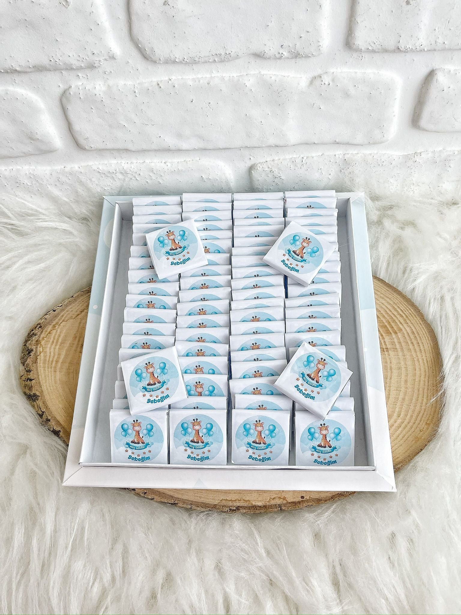 50 Adet Hoşgeldin Bebeğim Erkek Bebek It’s a Boy Karton Kutulu Hediyelik Madlen Çikolata - Görsel 4