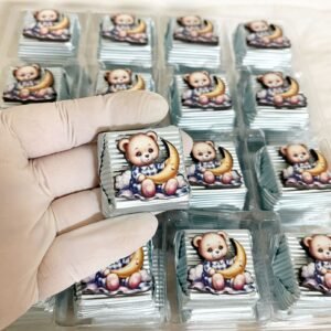 Ayda Ayıcık Figürlü Ahşap Dekorlu Erkek Bebek Mavi Oluklu Kalın Madlen Çikolata