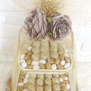 Tüllü Süslenmiş Lila Güllü 2 Katlı Sunumlukta Nişan-Kız İsteme-Söz Çikolatası