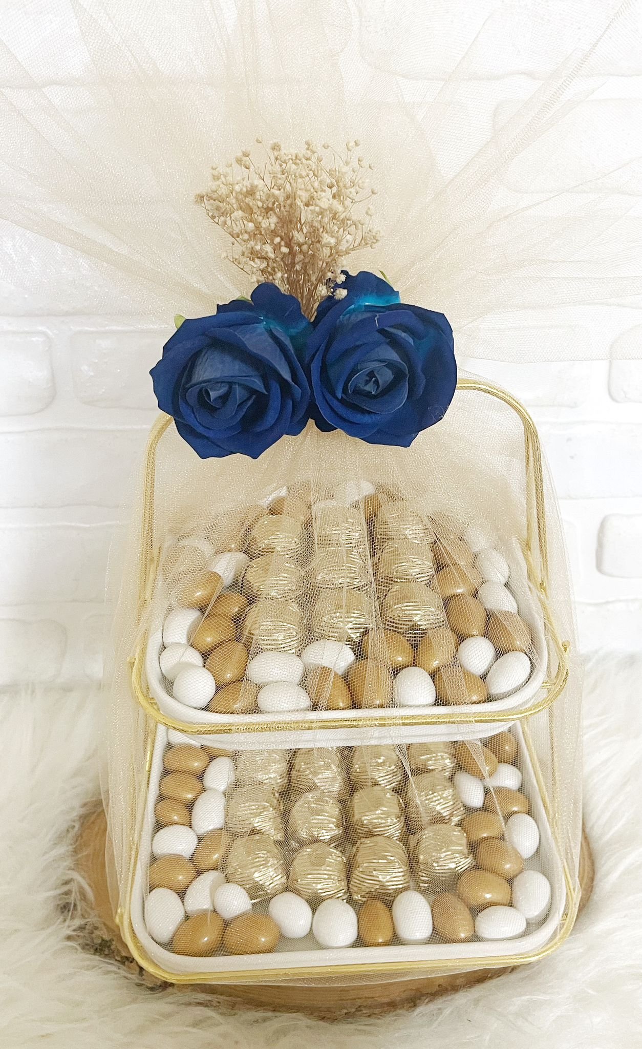 Tüllü Süslenmiş Lacivert Güllü 2 Katlı Sunumlukta Nişan-Kız İsteme-Söz Çikolatası - Görsel 2