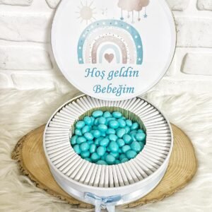 100 Adet+200 Gr Drajeli Hoşgeldin Bebeğim Erkek Bebek Mavi Gökkuşağı Temalı Kutulu Hediyelik  Madlen Çikolata